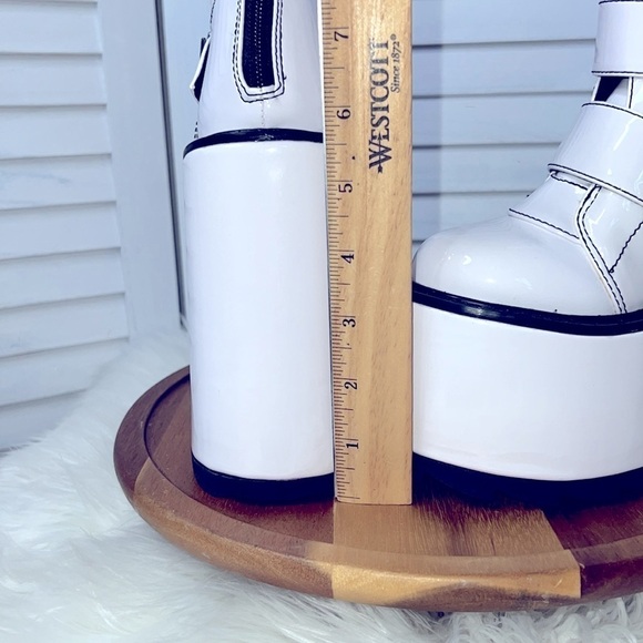 YRU White Patent Dune Strapped Platform Boots DOLLS KILL Size 5* - Picture 7 of 11